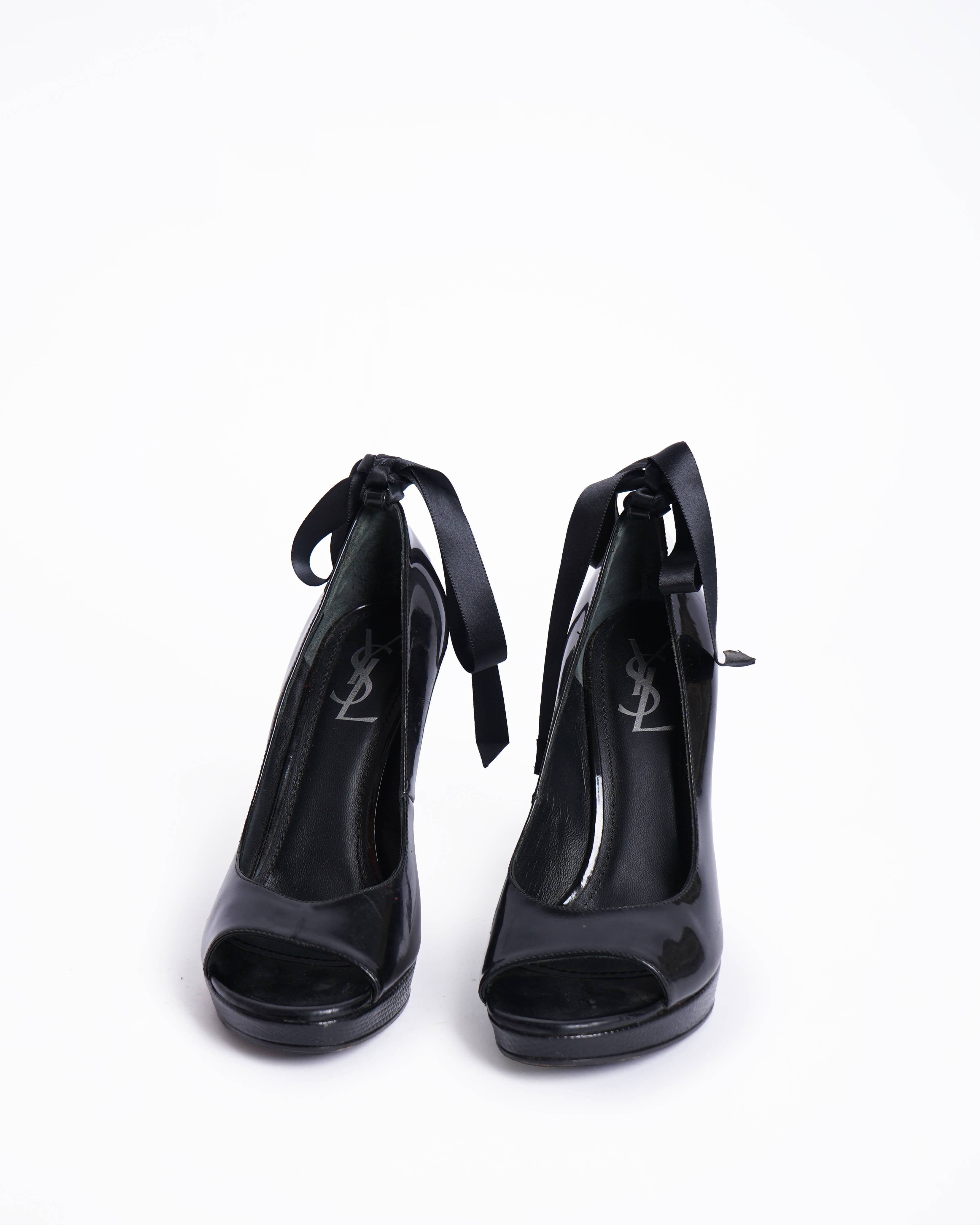 Saint Laurent Peep Toe Pumps In Black