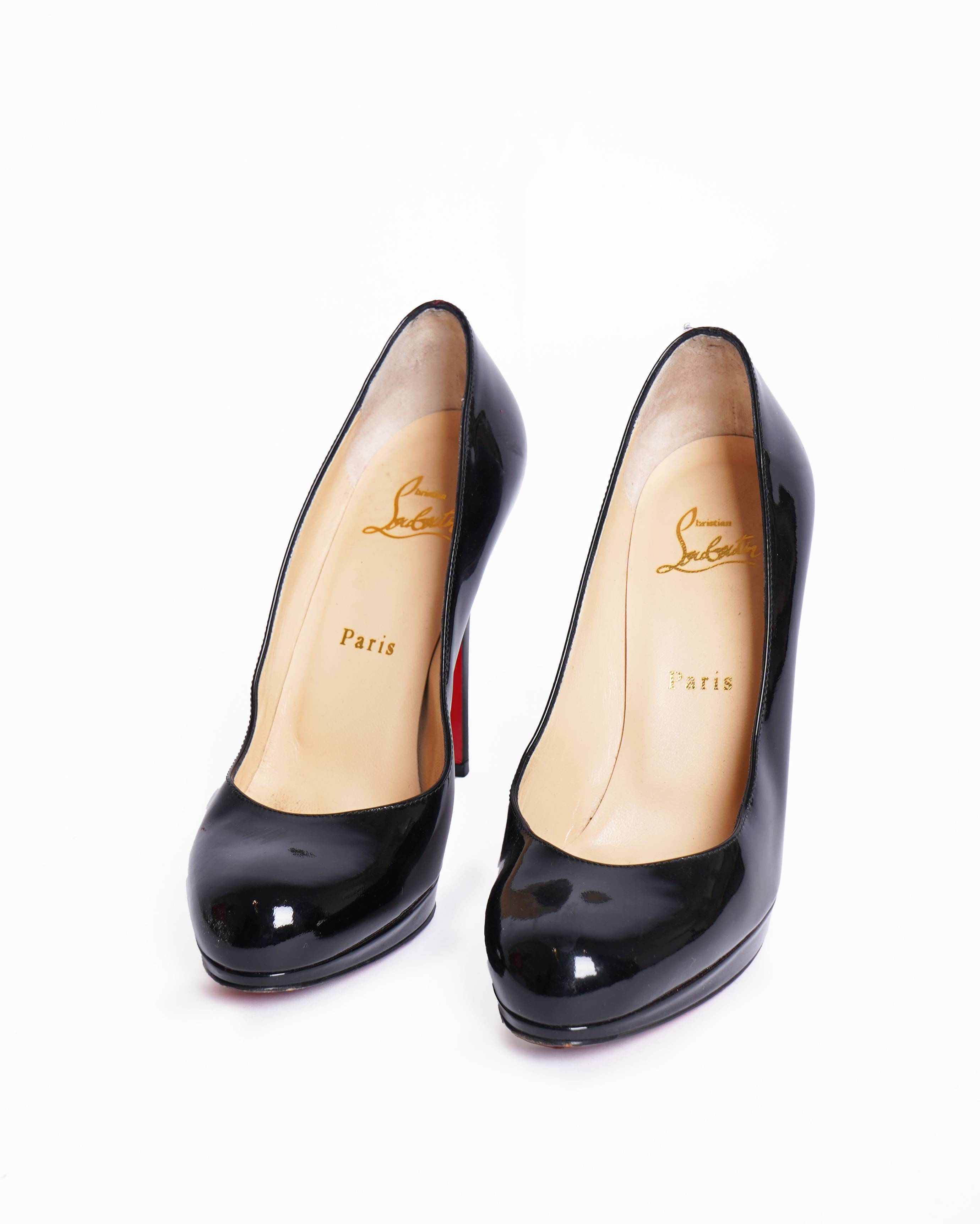 Christian Louboutin Black Round Toe Pumps In Patent Leather