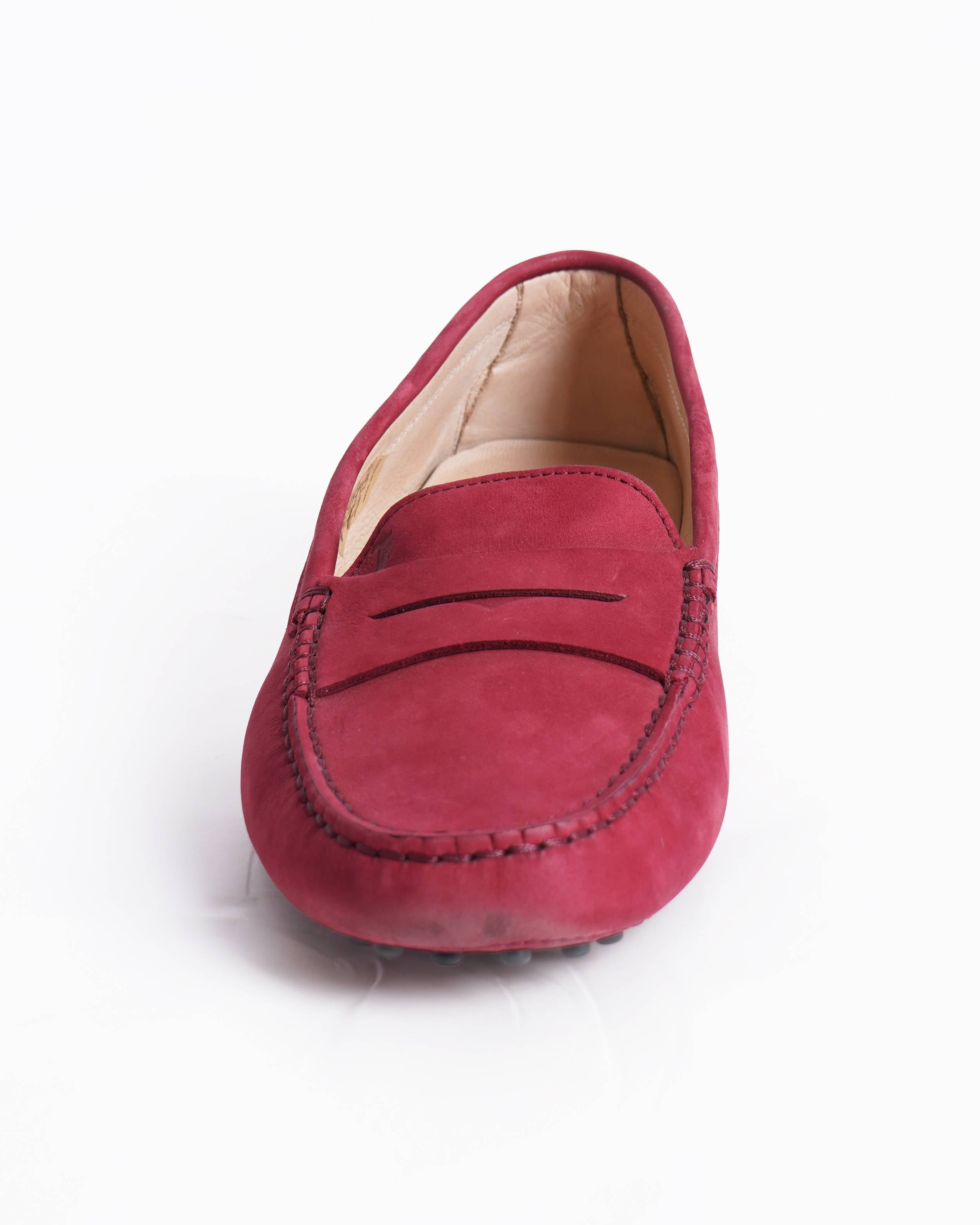 Tods gommino driving loafers in red suede