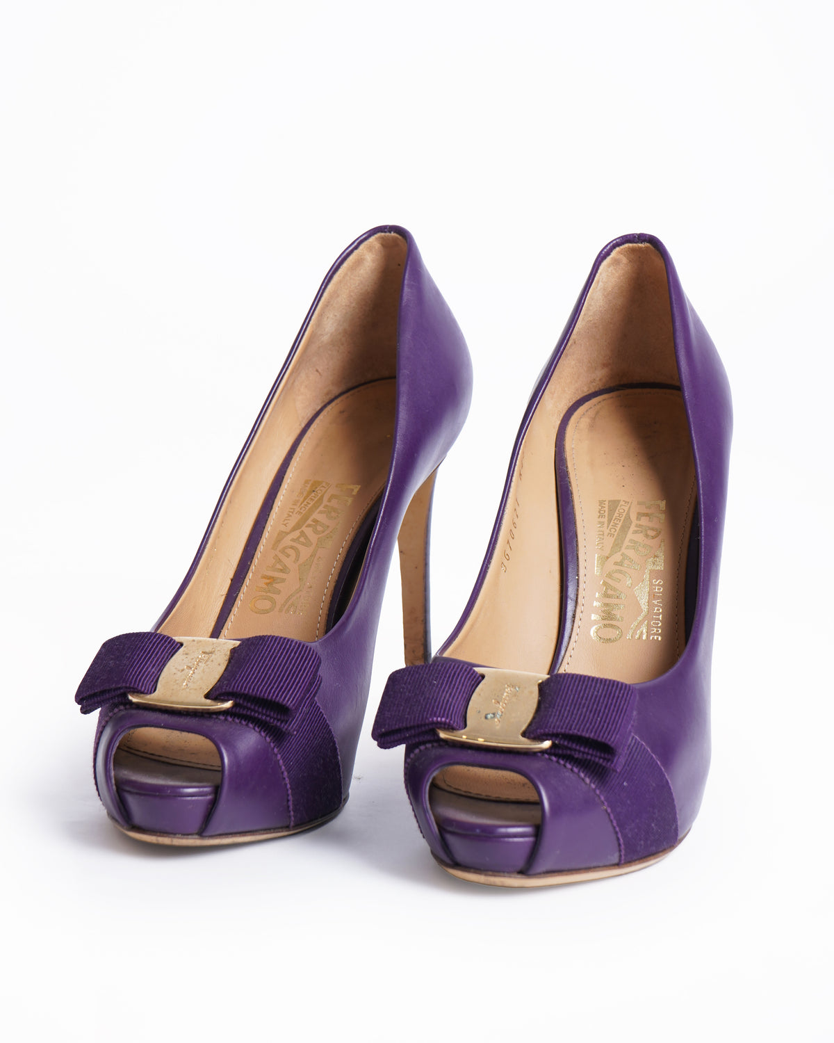 Salvatore ferragamo peep toe vara bow heels
