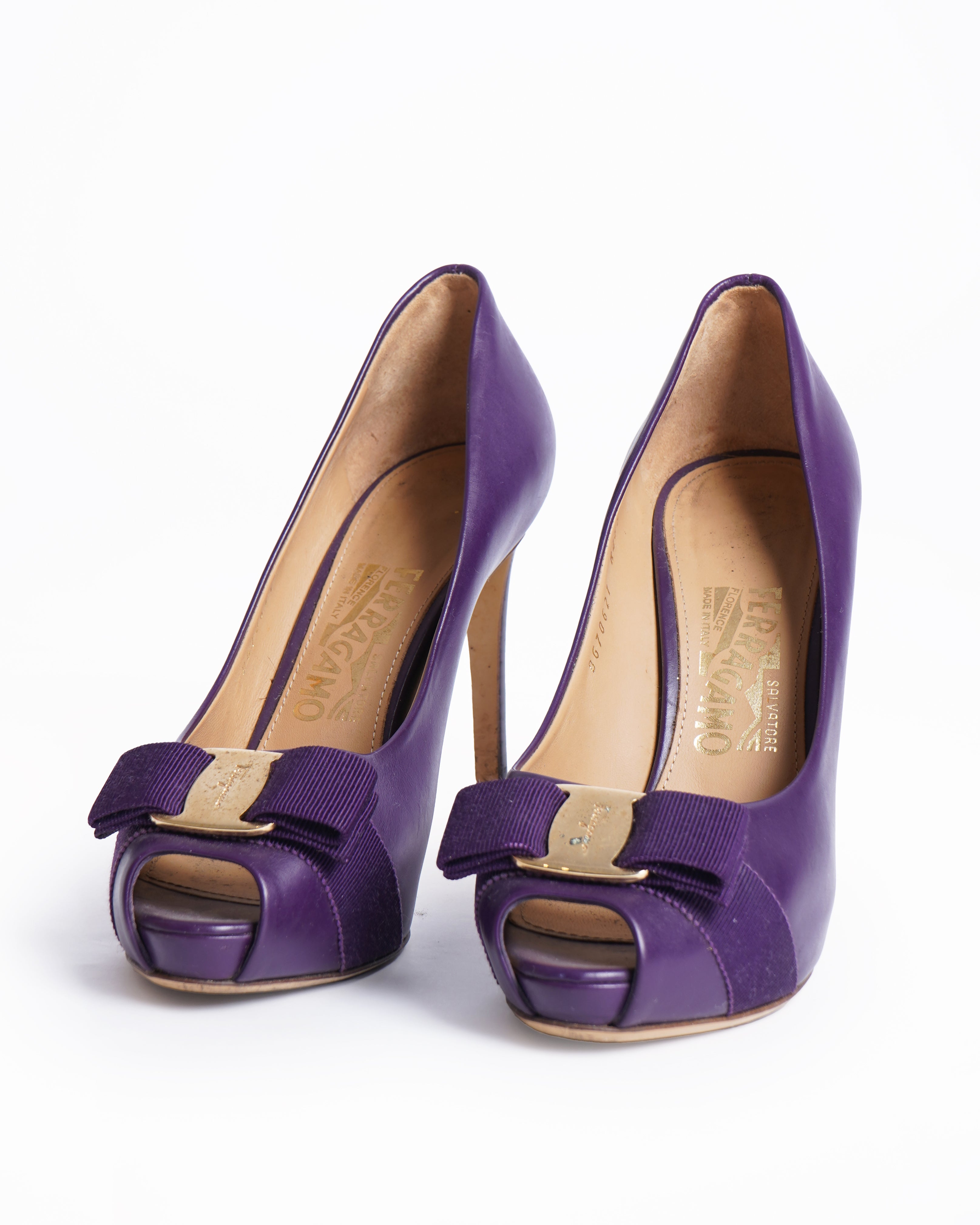 Salvatore ferragamo peep toe vara bow heels