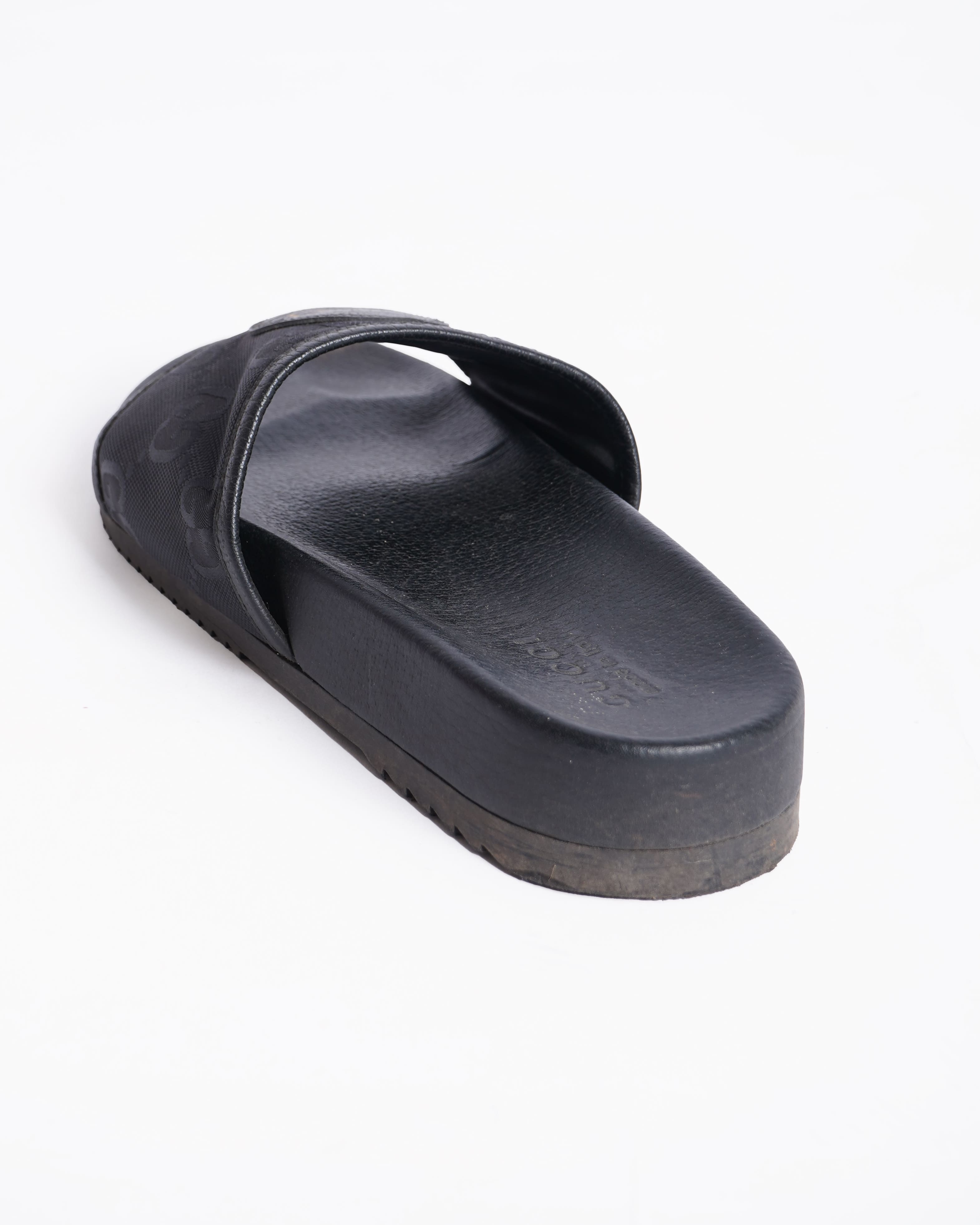 Gucci Sliders In Black Men