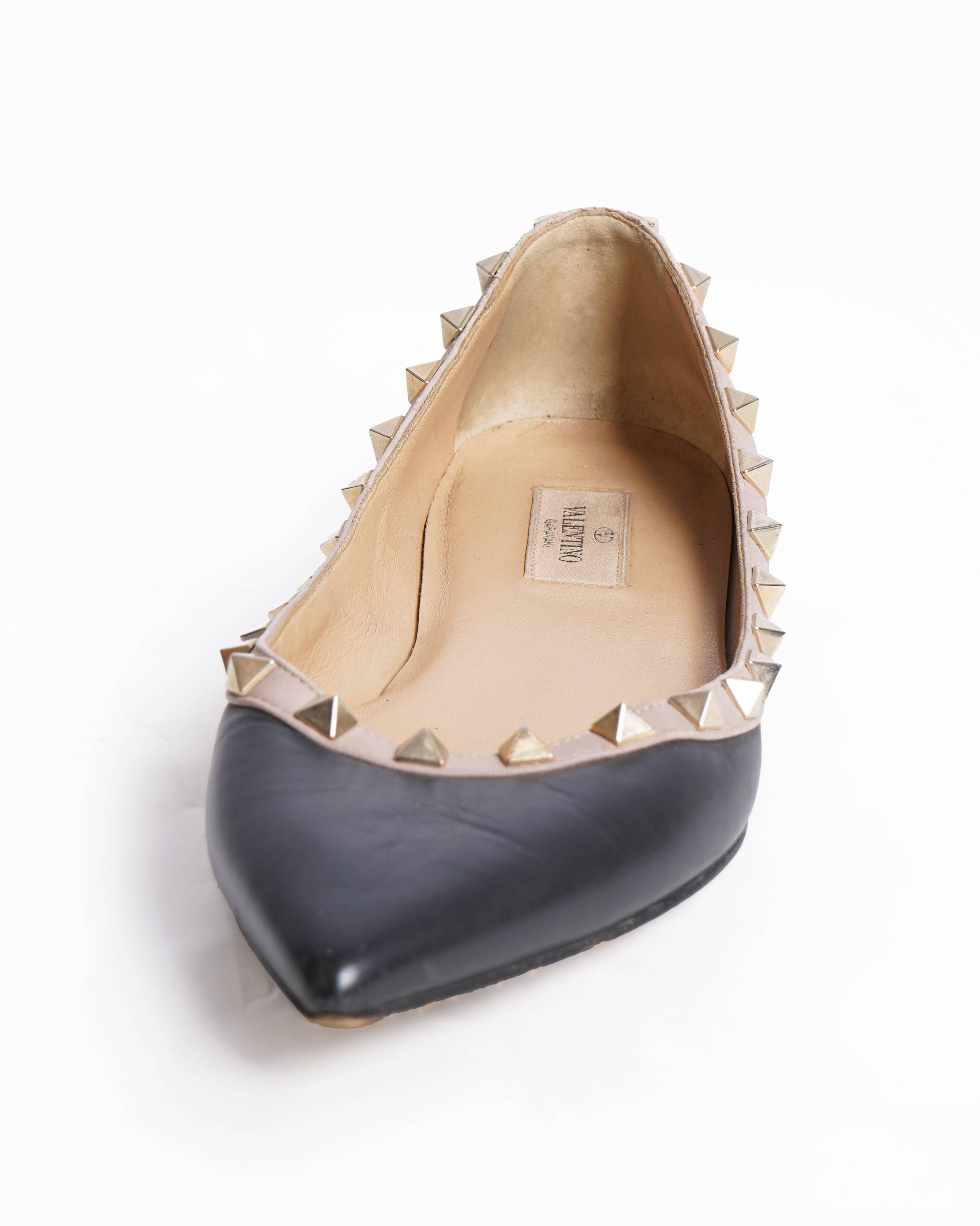 Valentino garavani rockstud flats in black