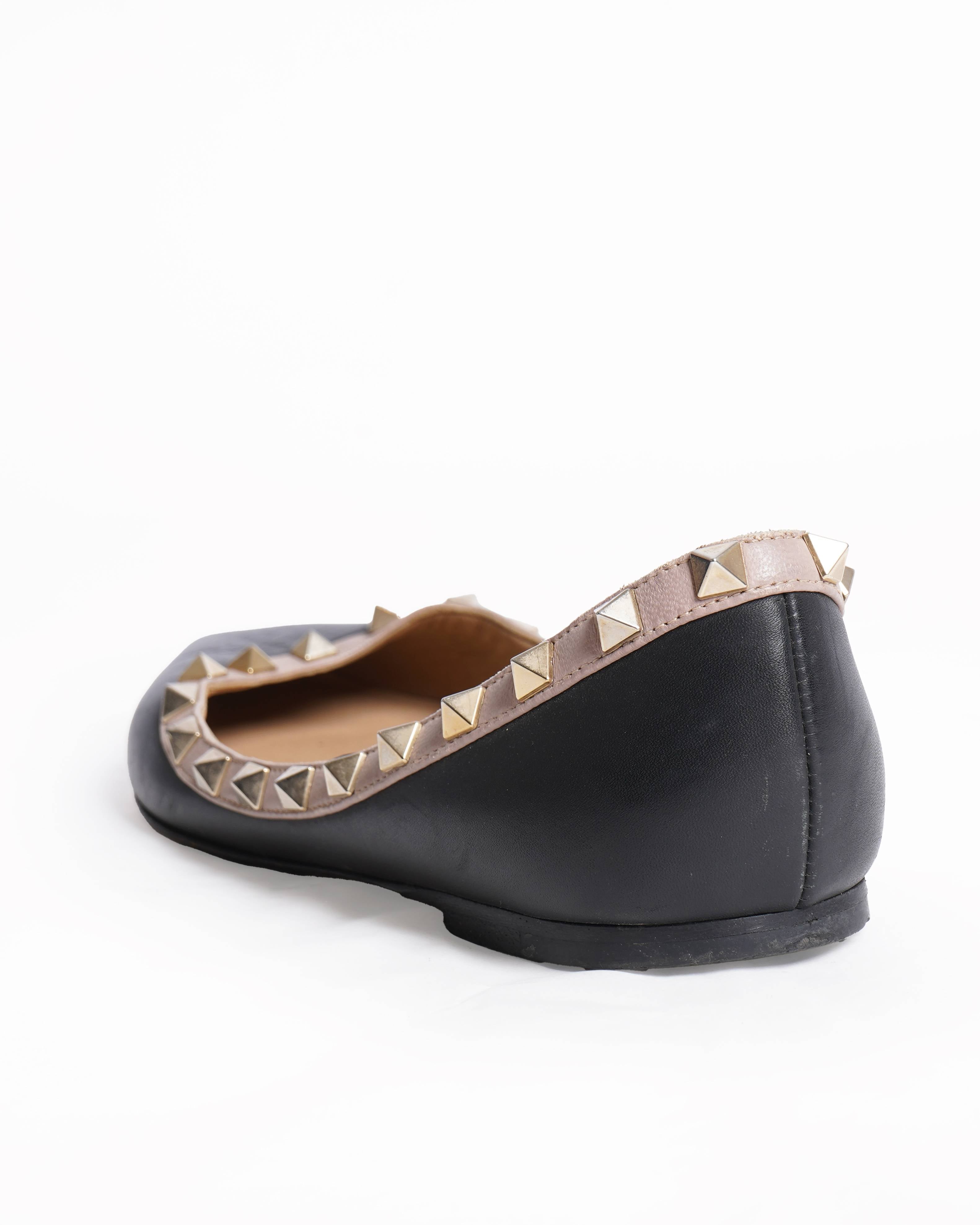 Valentino garavani rockstud flats in black