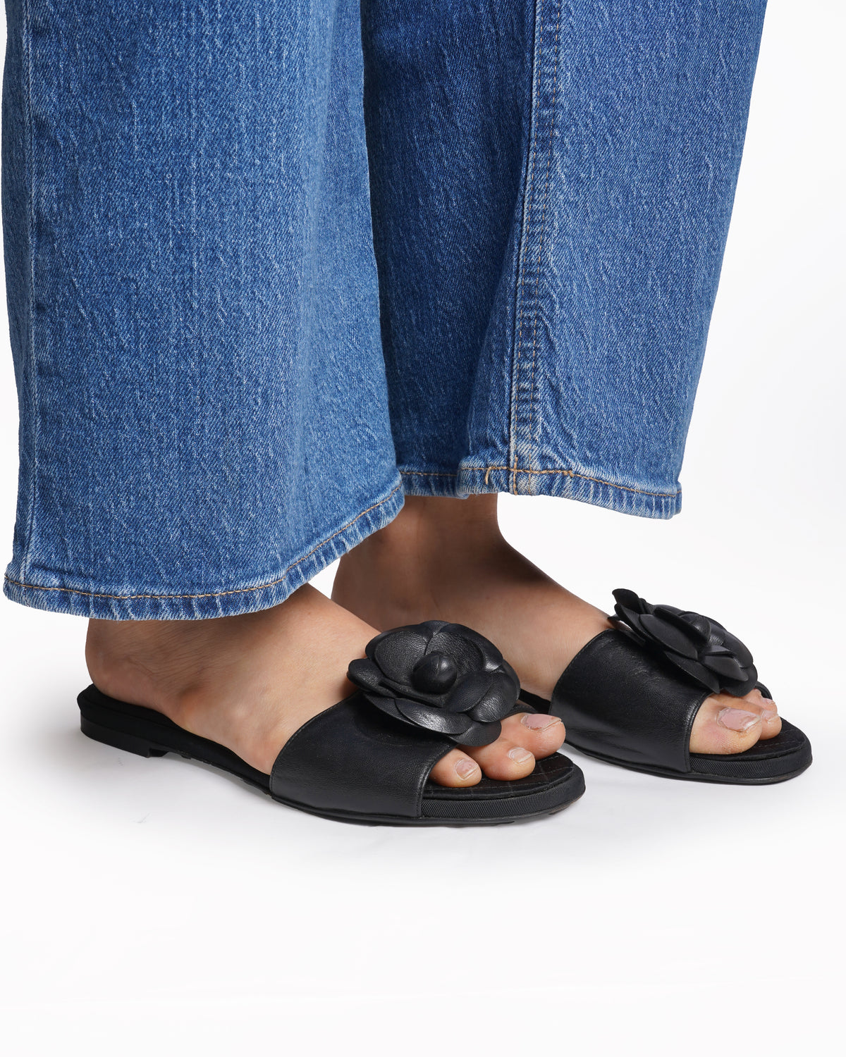 Chanel Camélia Slide