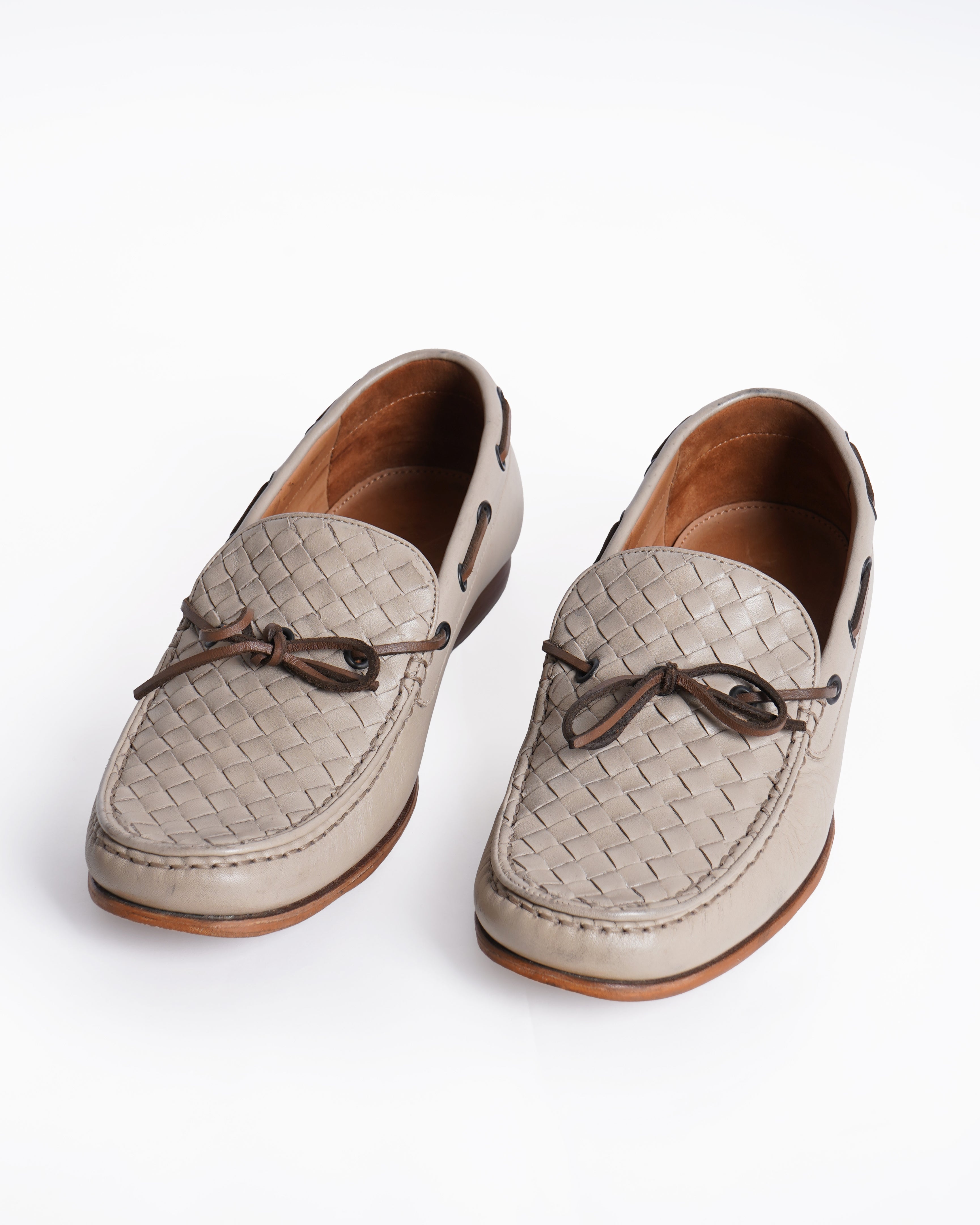 Bottega veneta intrecciato beige slip on loafers