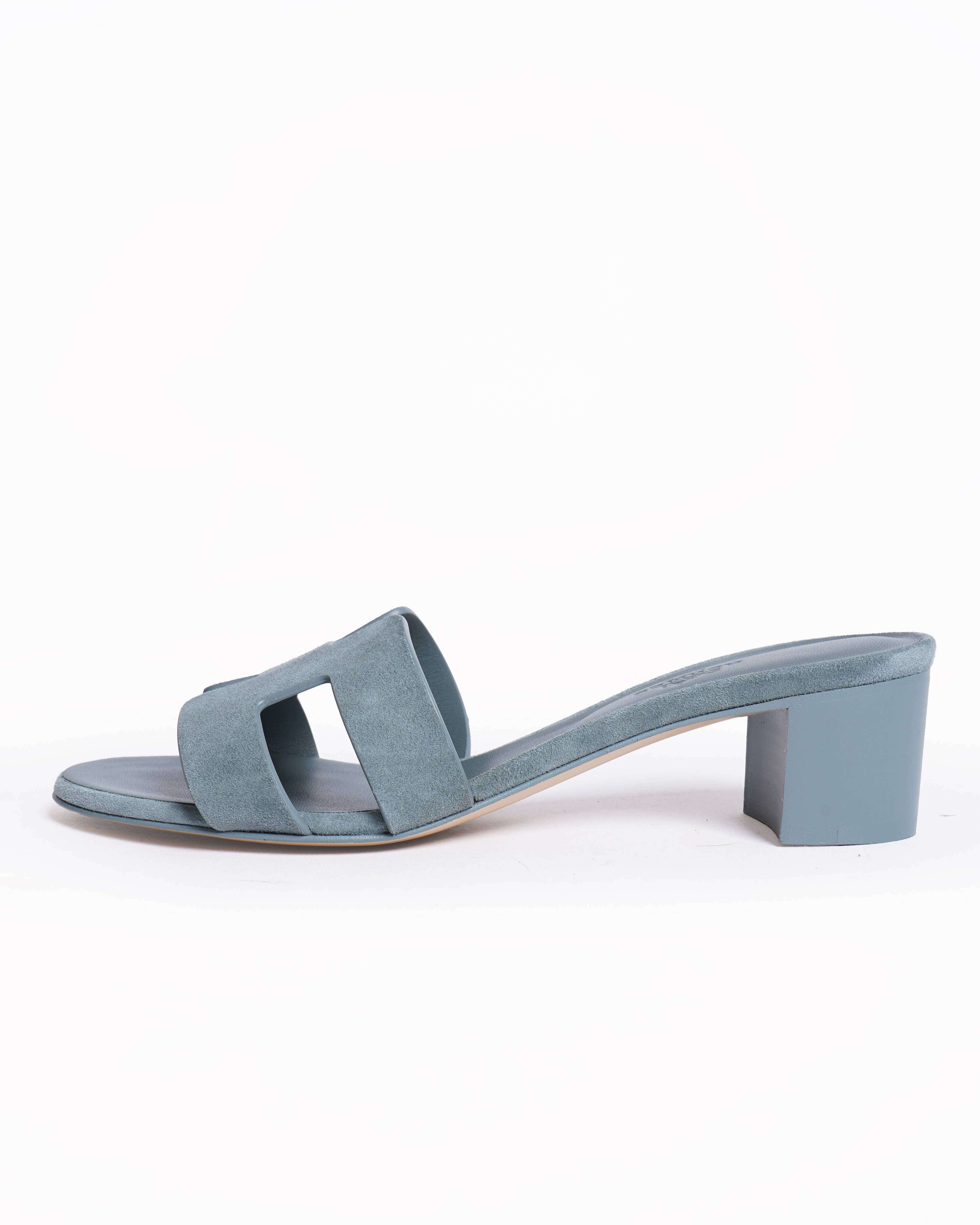 New Hermès Blue Oasis sandal in suede
