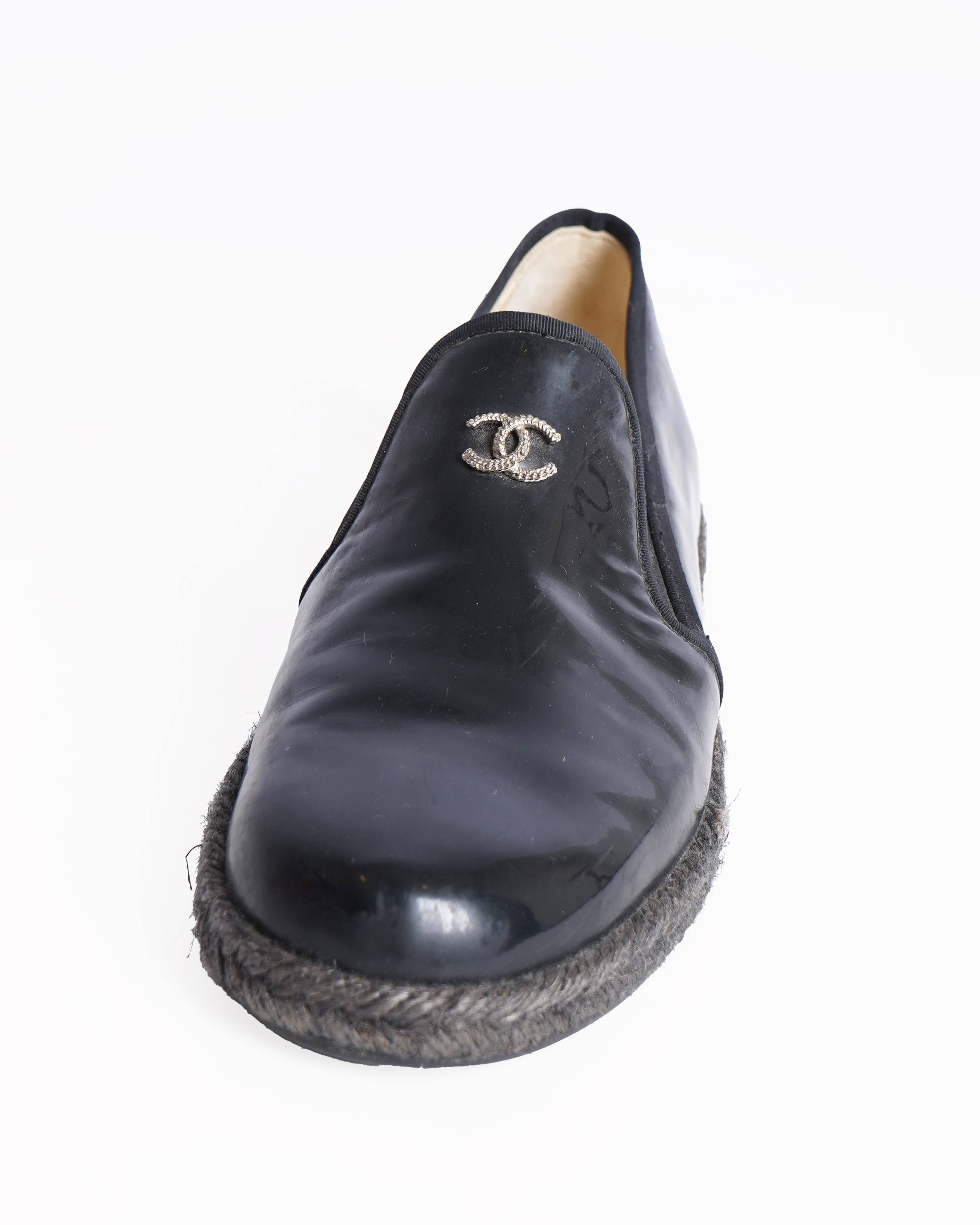 Chanel black patent leather cc logo loafers