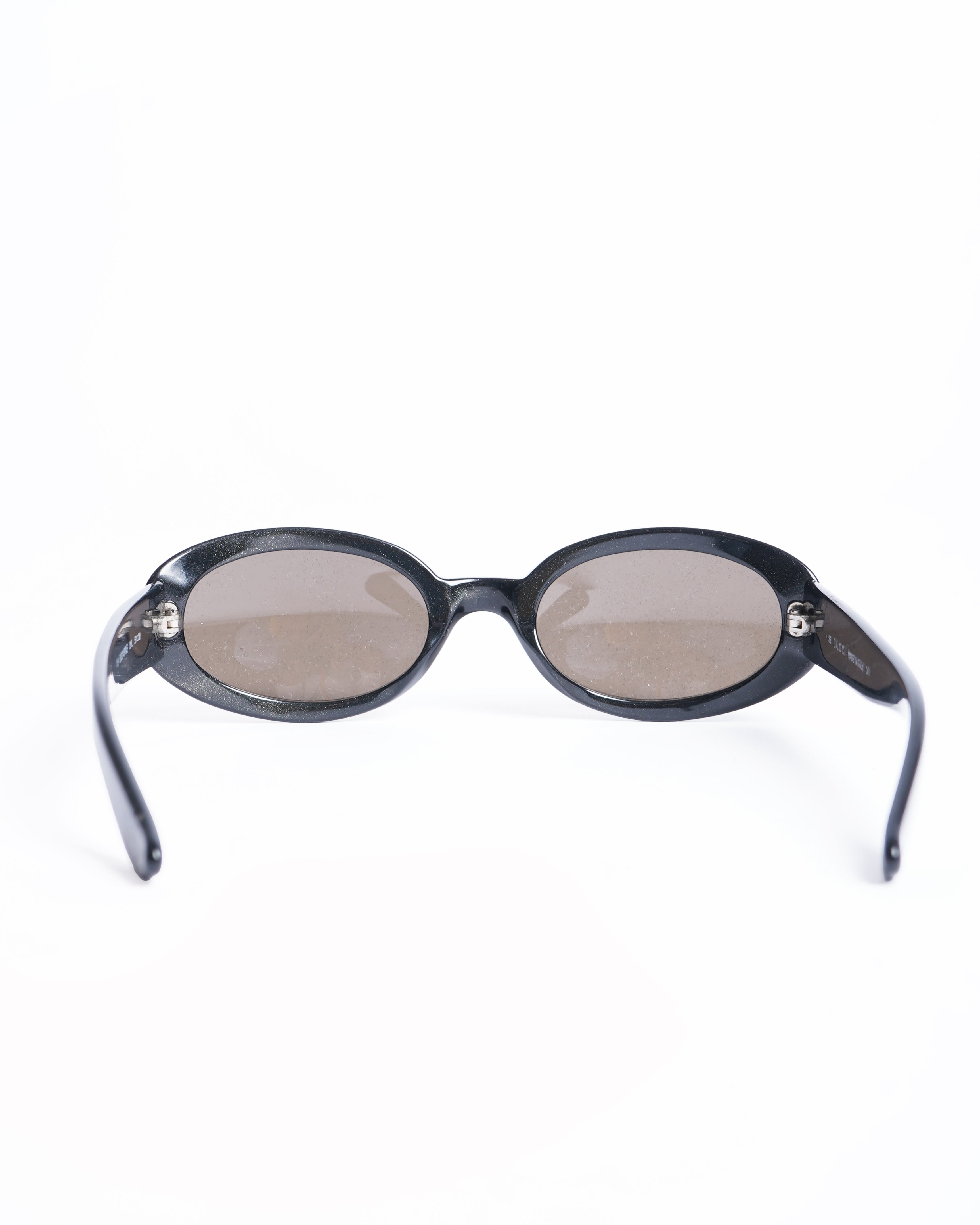 Gucci Oval Sunglasses in black
