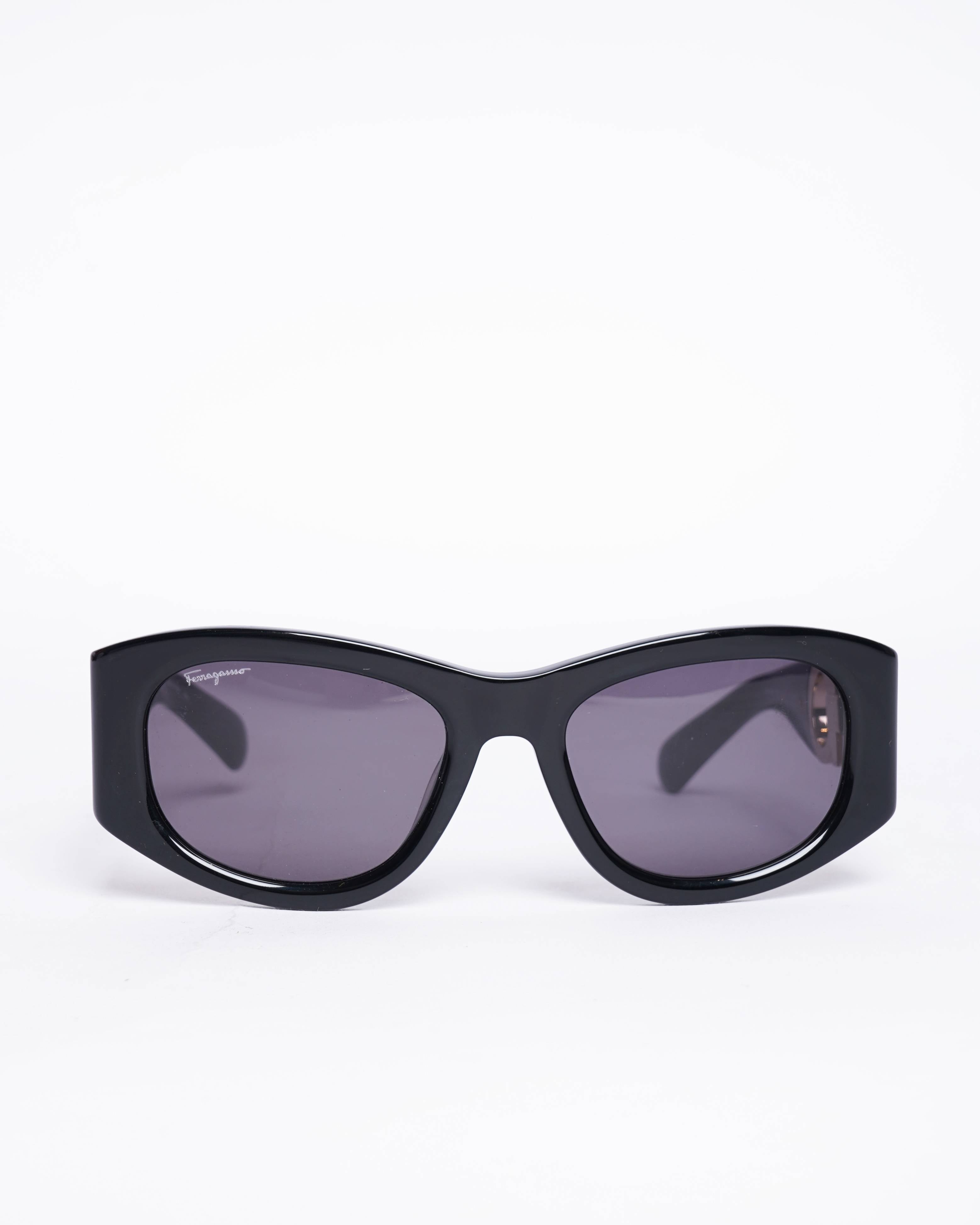 Salvatore Ferragamo Oval Frame Sunglasses In Black With Thick Temple