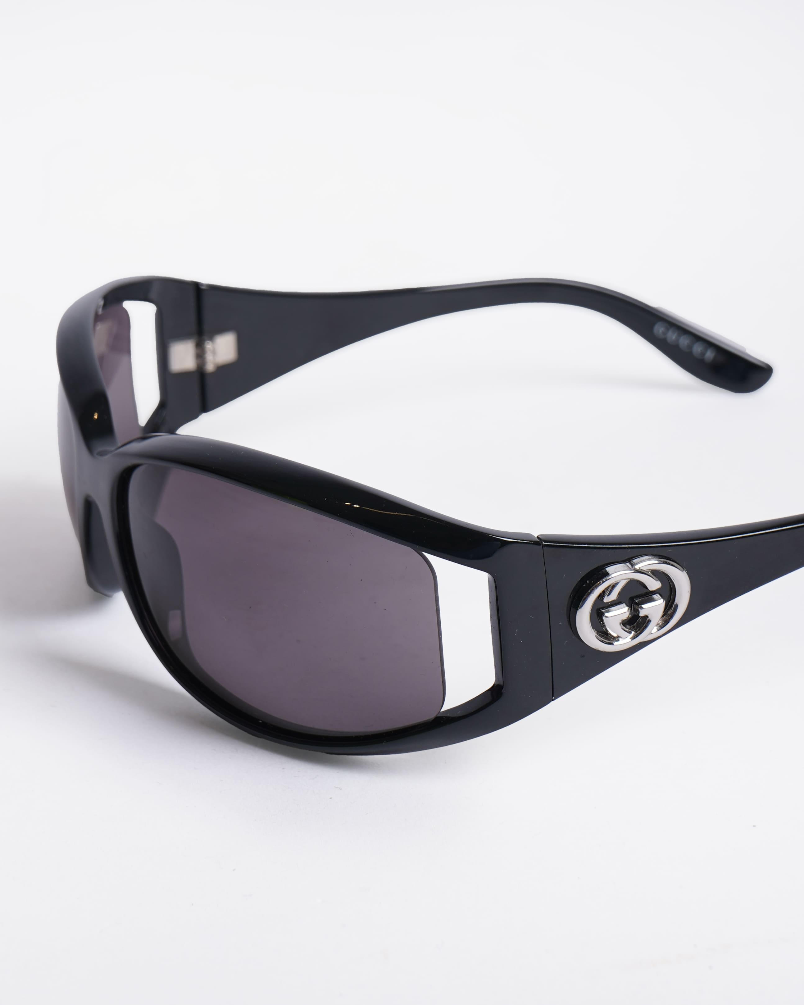 Gucci GG Women's Narrow Sunglasses In Black