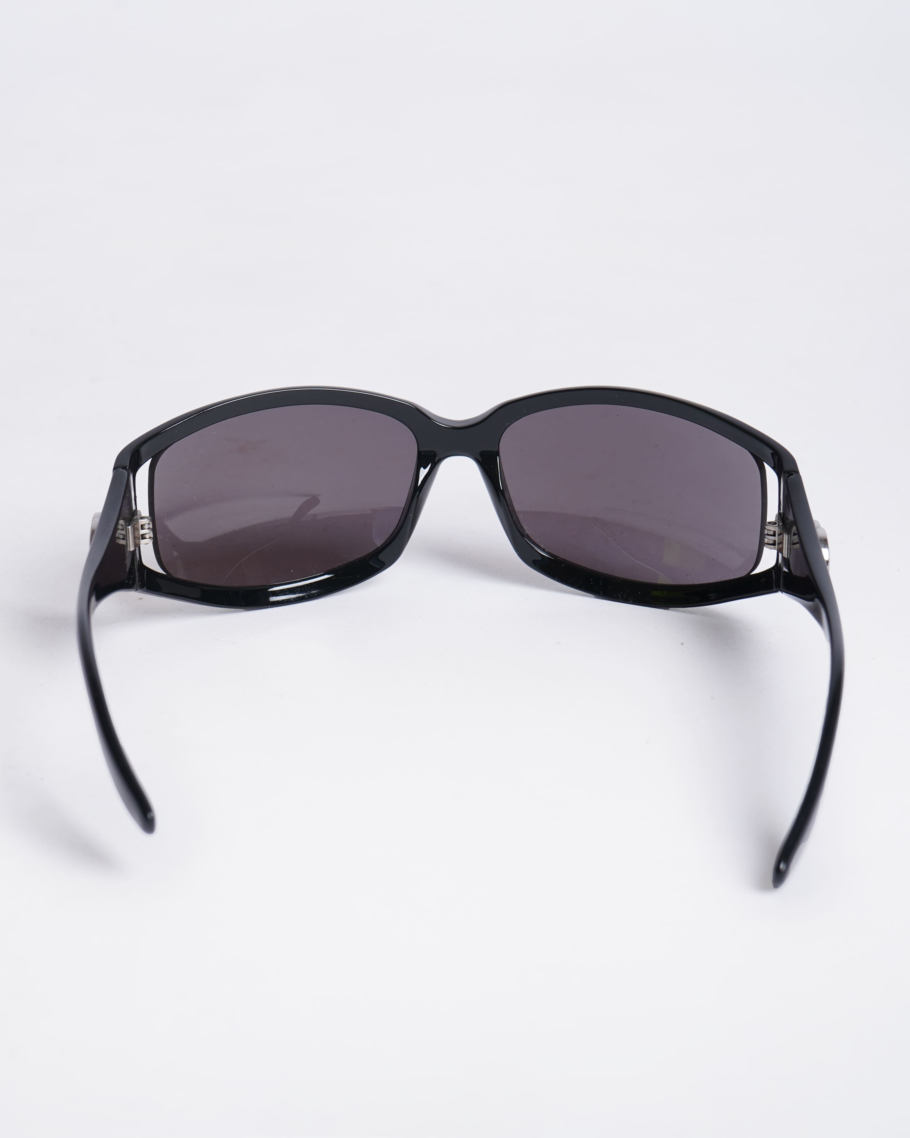 Gucci GG Women's Narrow Sunglasses In Black