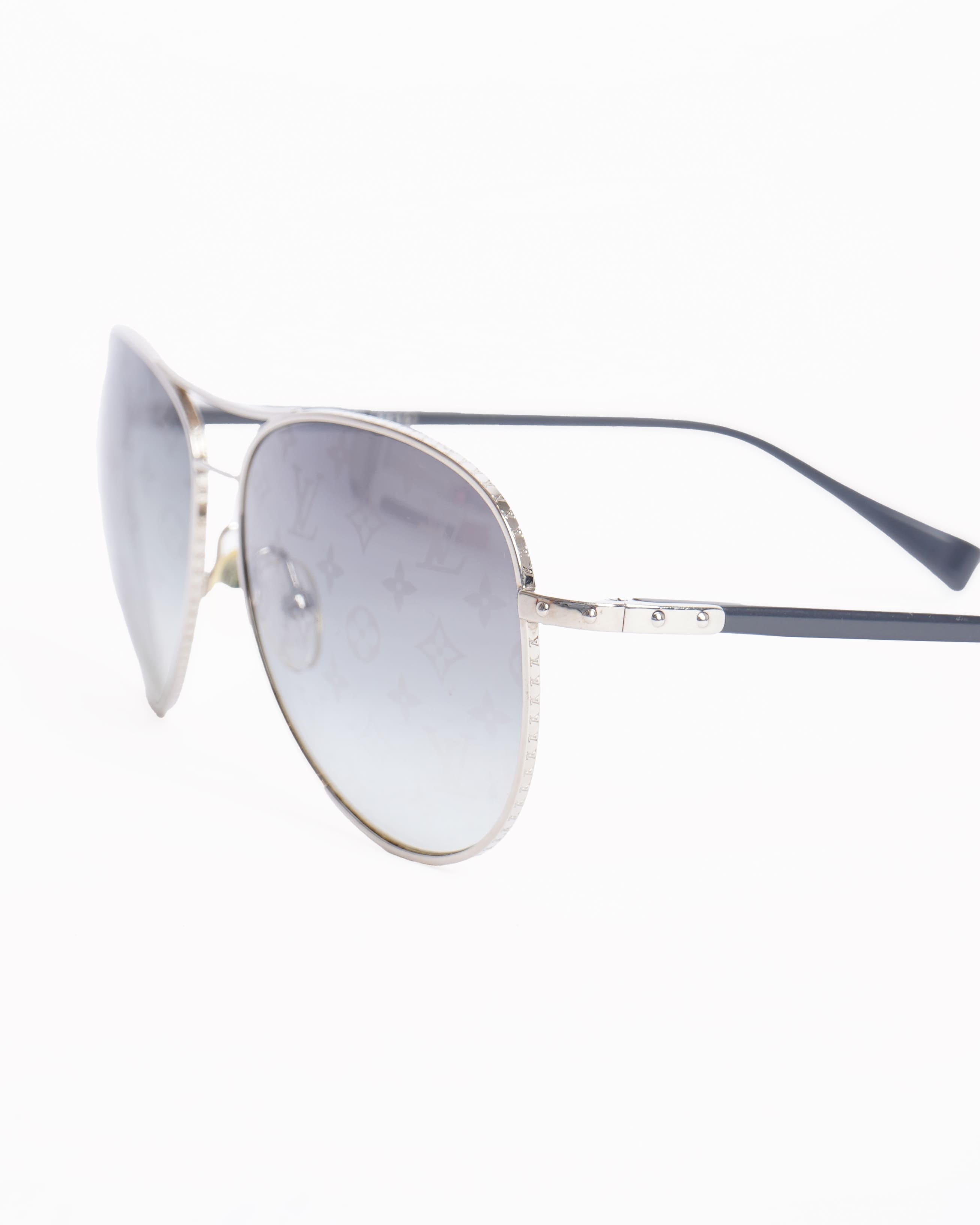 New Louis Vuitton Unisex Aviator Monogram Sunglasses