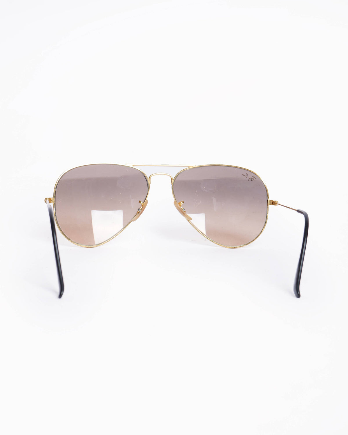 Ray-Ban Men’s Aviator Sunglasses with a gold-tone frame