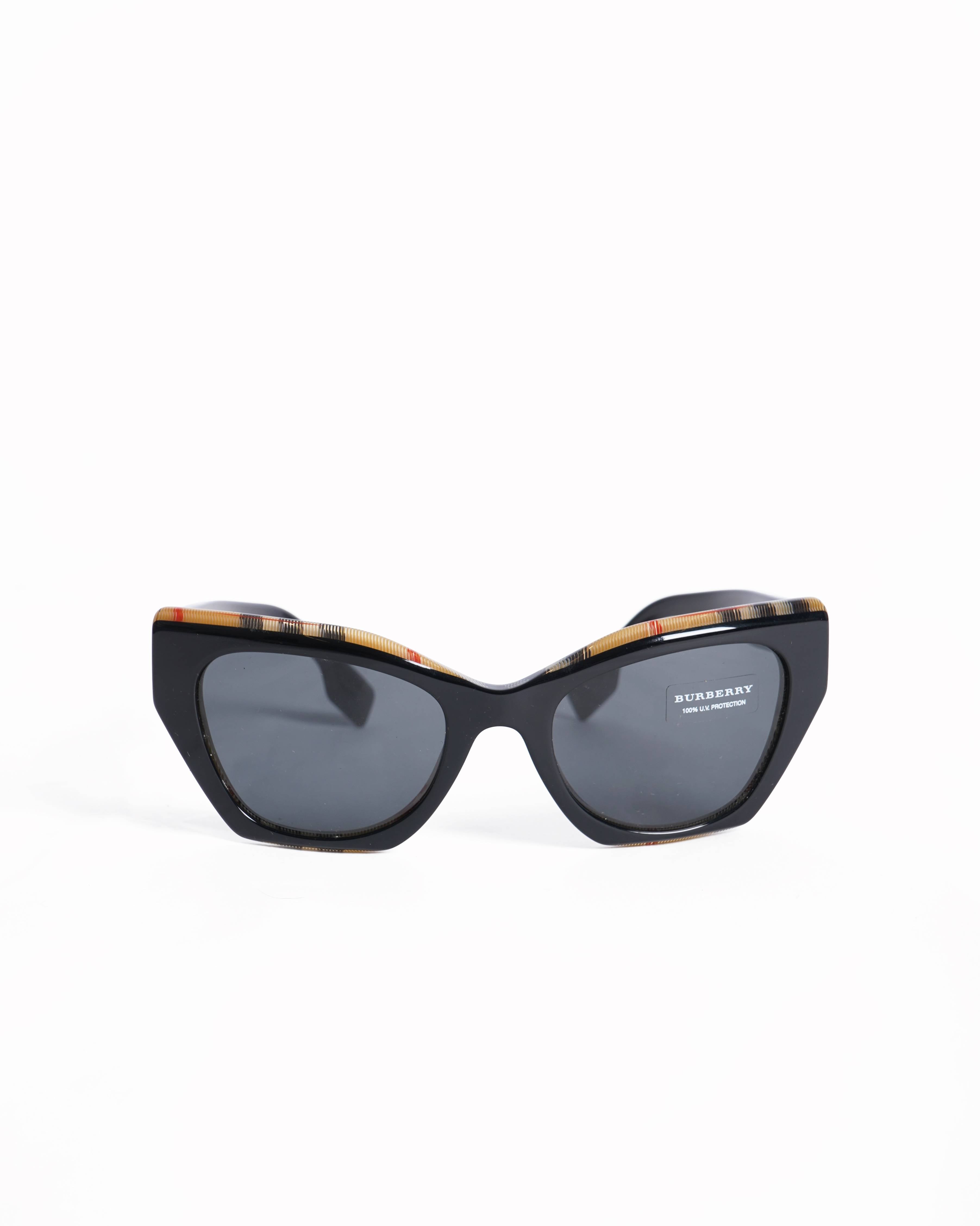 Burberry Square Women's Sunglasses In Black