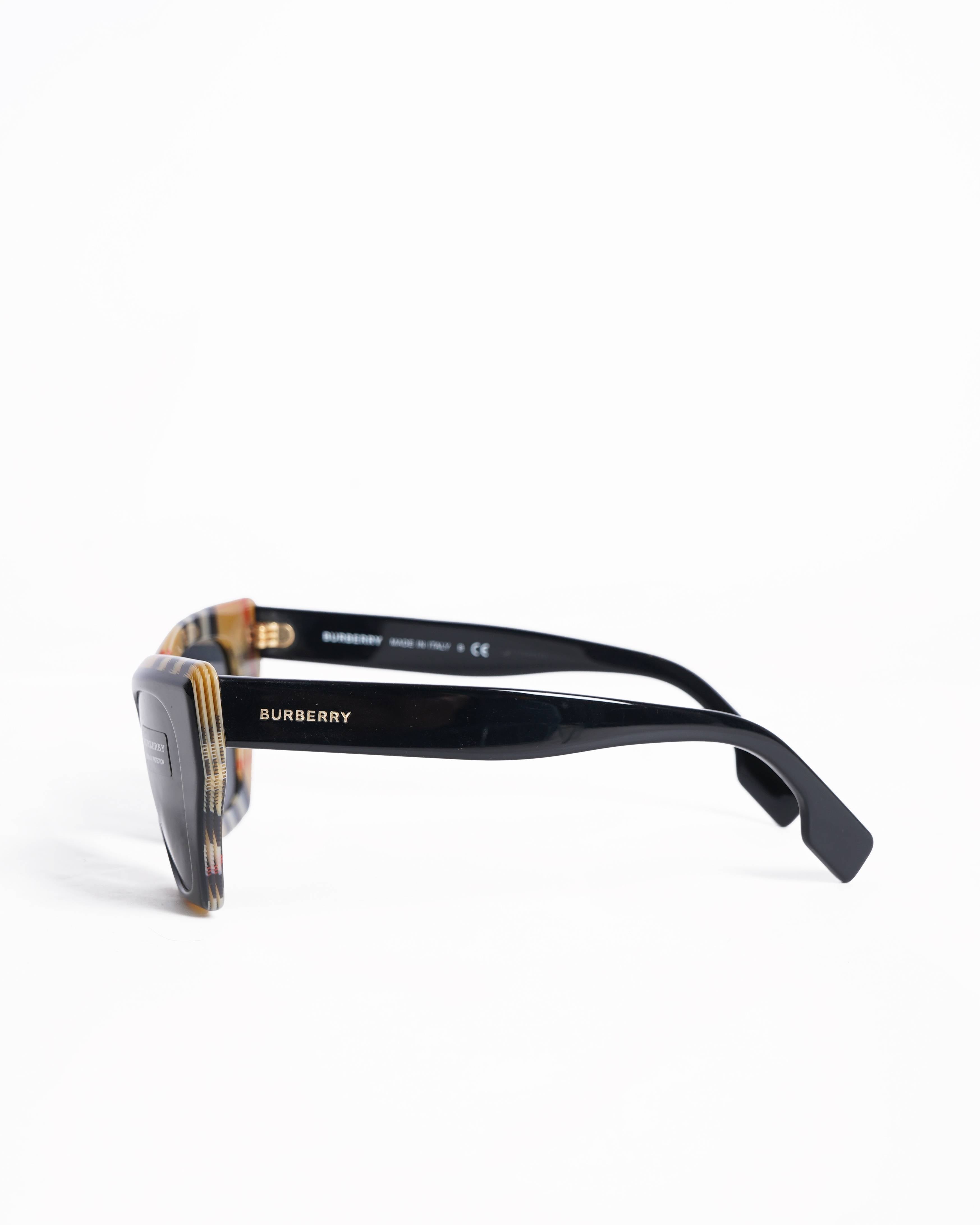 Burberry Square Women's Sunglasses In Black