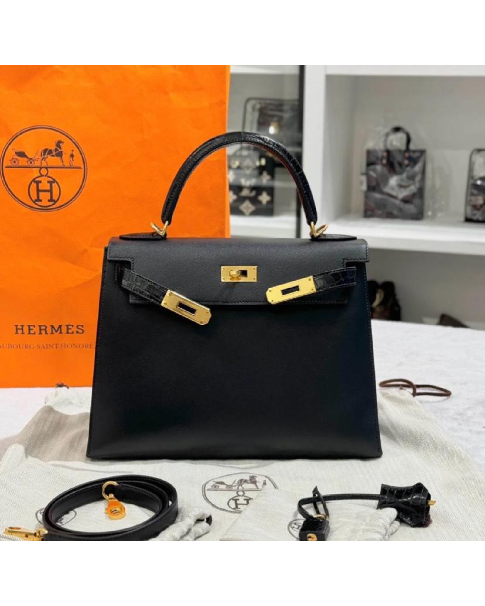 Hermes Kelly 28 In Black With Gold Tone Hardware