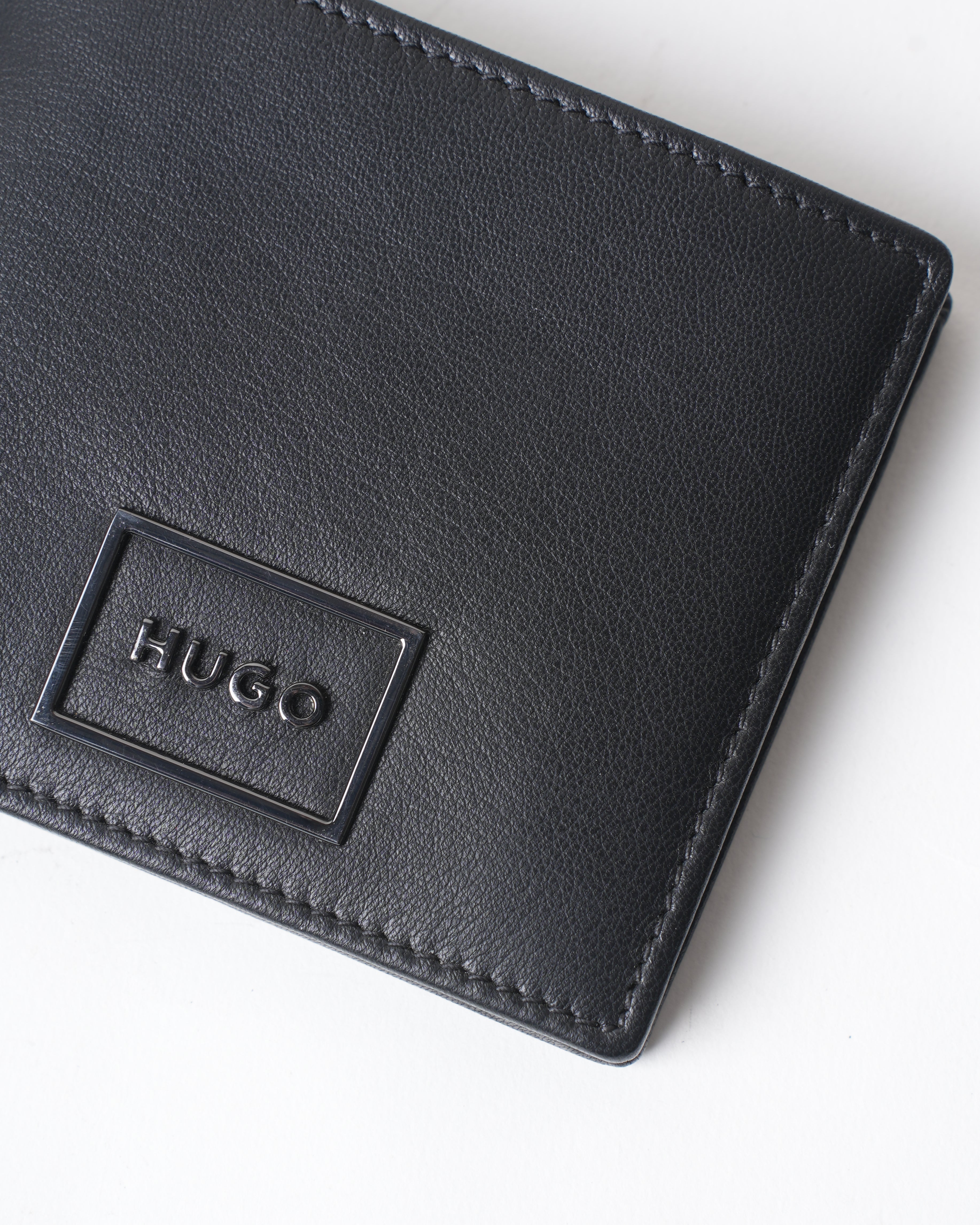 New Hugo silver at Base Square Wallet