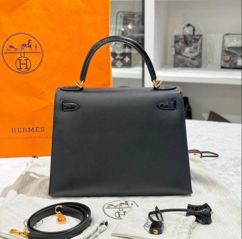 Hermes Kelly 28 In Black With Gold Tone Hardware