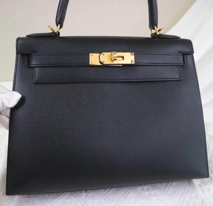 Hermes Kelly 28 In Black With Gold Tone Hardware