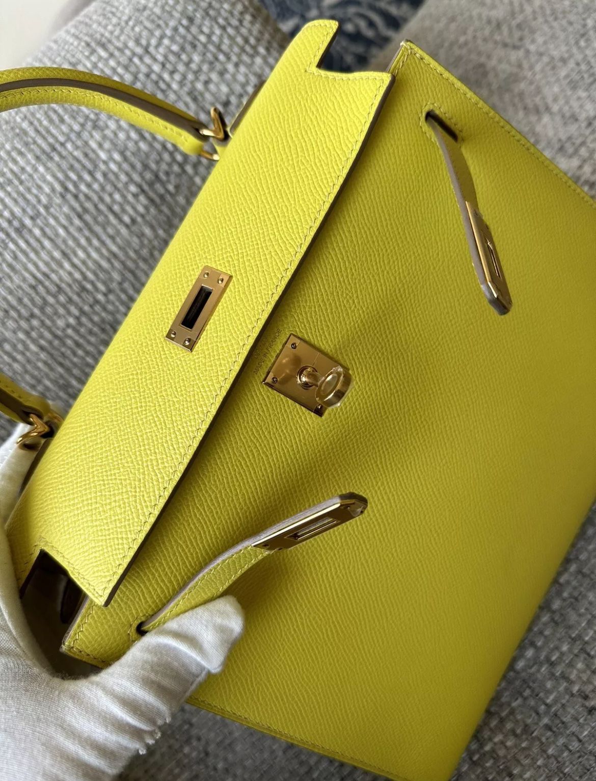 HERMÈS Kelly 25 Epsom Sellier in Lime Rose GHW