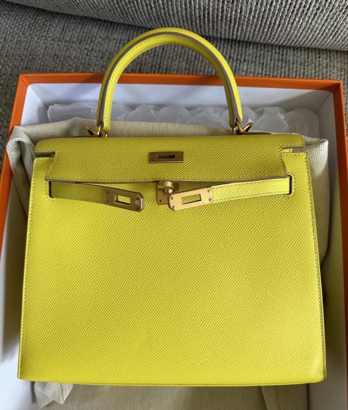 HERMÈS Kelly 25 Epsom Sellier in Lime Rose GHW