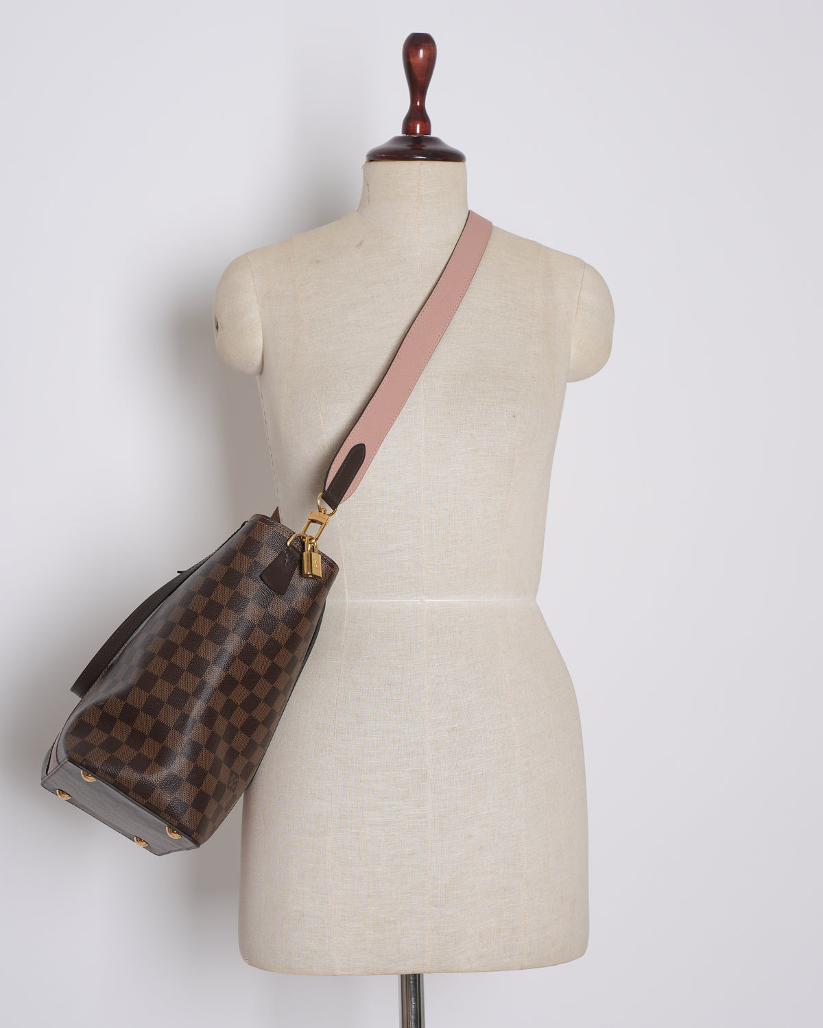 LV Magnolia Damier Ebene Canvas & Taurillion Leather Jersey Tote